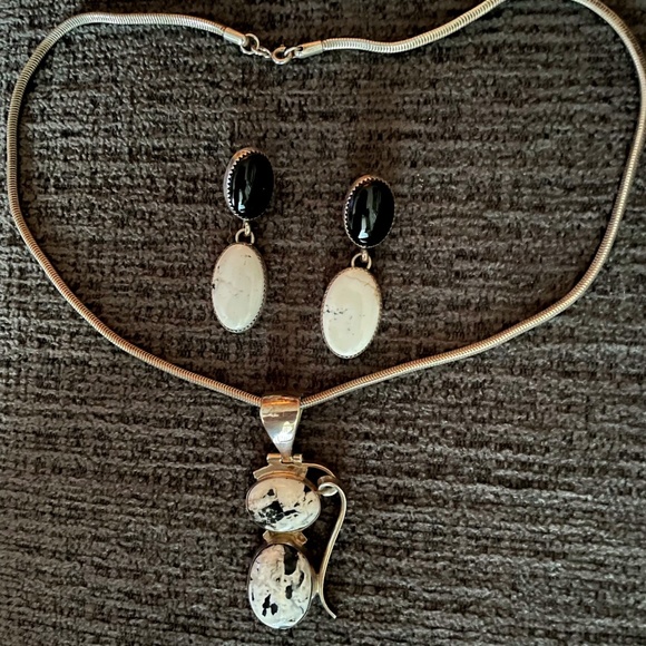Hand Crafted Jewelry - Native American White Buffalo Hand Crafted Black and White Pendant and earrings